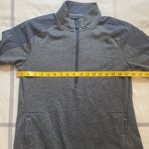 Under Armour Women's Graphite Gray Hybrid Quarter Zip Pullover. Size Medium - Picture 9 of 11